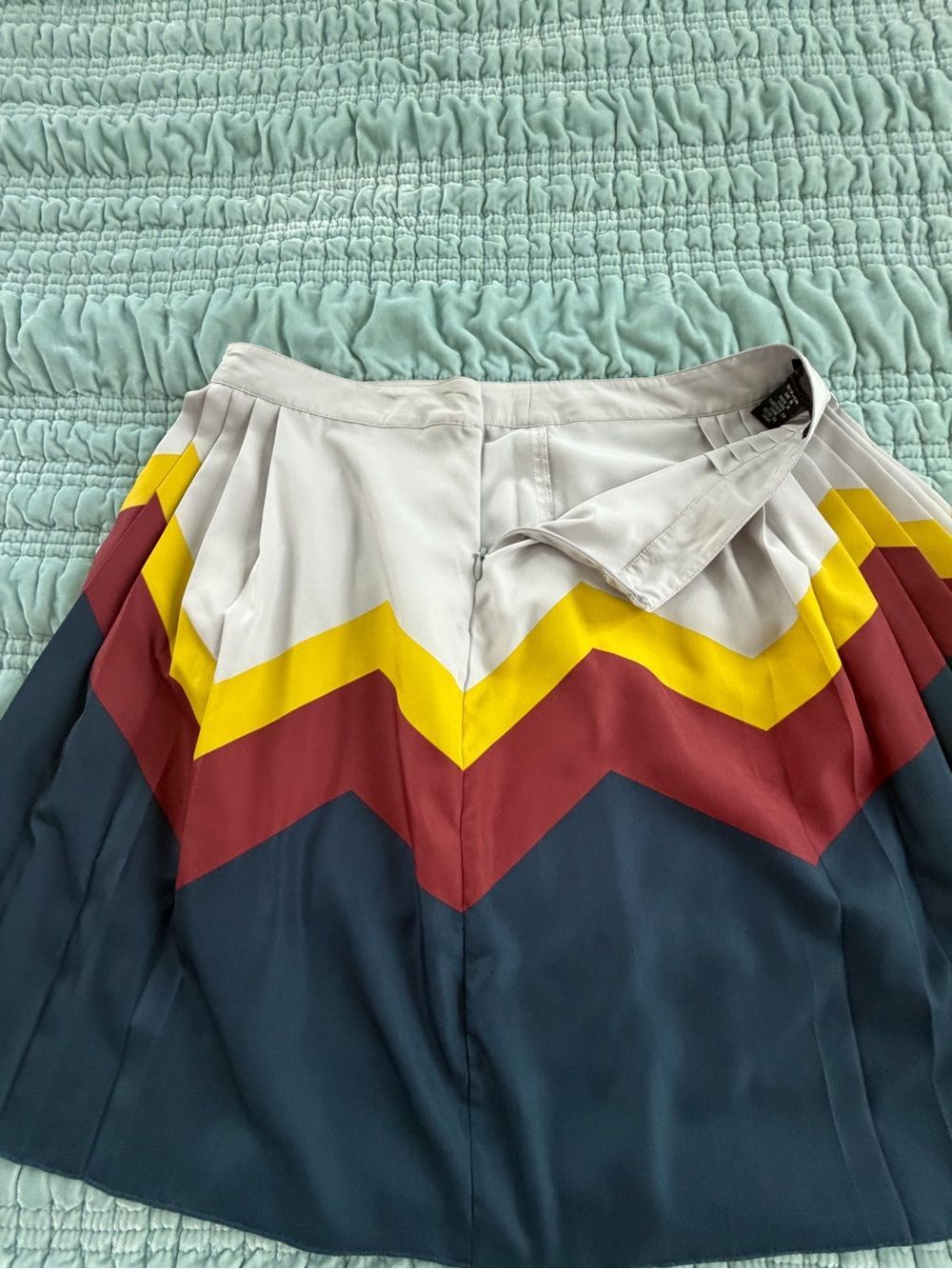 Kenneth Cole New York White, Yellow, Burgundy & Navy Pleated Chevron Skirt-Small - Picture 4 of 7